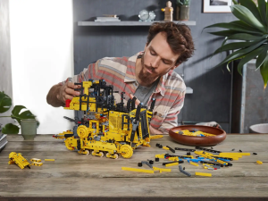 42131 Technic App-Controlled Cat D11 Bulldozer - 10