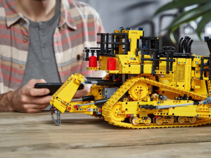 42131 Technic App-Controlled Cat D11 Bulldozer - 12