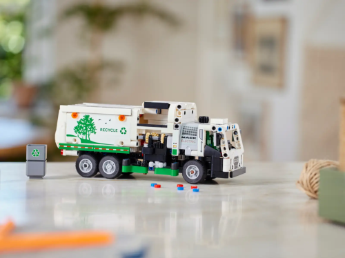 42167 Technic Mack® LR Electric Garbage Truck - 10