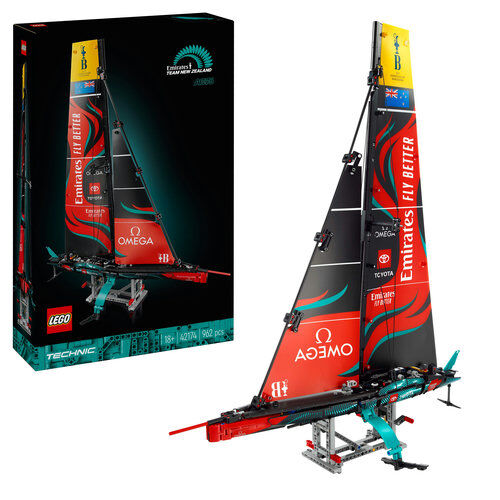 42174 Technic Emirates Team New Zealand AC75 Yacht - 1