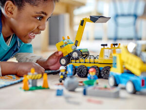 60391 City Construction Trucks and Wrecking Ball Crane - 10