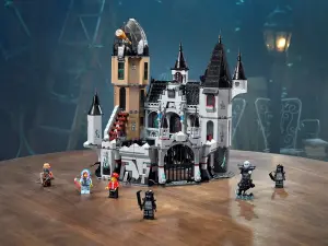 70437 HIDDEN Mystery Castle - 10