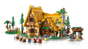 43242  Disney Snow White and the Seven Dwarfs' Cottage - 5